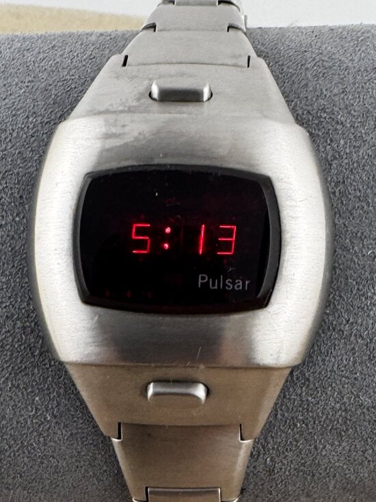 Vintage Pulsar Time Computer Rare Working Touch Command Sapphire Crystal